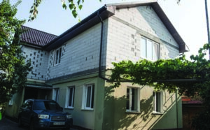 Відбудували самотужки: подружжя Чернишів своїми силами зробило ремонт, а матеріалами частково допомогли благодійники