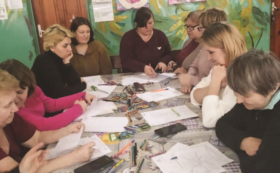 Терапія мистецтвом: петрівчанки за допомогою творчості відновлюють душевну рівновагу. Фото з архіву Лілії Гордійчук