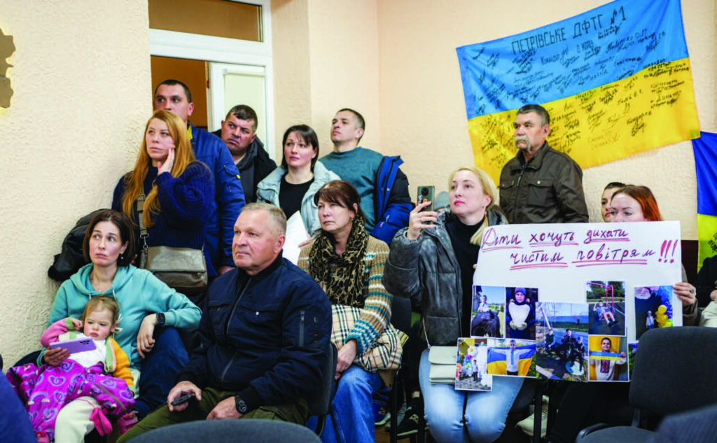 Батьки вимагають відповіді: чому небезпечне виробництво допустили біля садочка і житлових будинків?