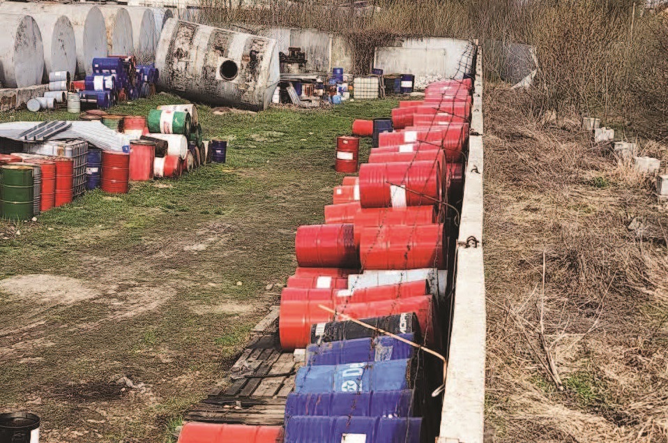Токсичне сусідство: мешканцям Нових Петрівців роками доводилося терпіти їдкий сморід. Фото з Facebook-сторінки ГО «Бюро по боротьбі з екологічними злочинами»