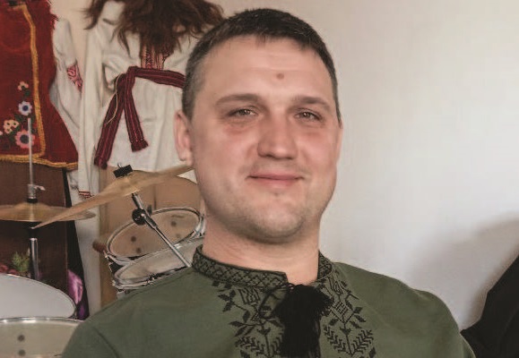 З музикою по життю: Іван Гайдичук співає і грає з дитинства. Фото: Яна Осадча